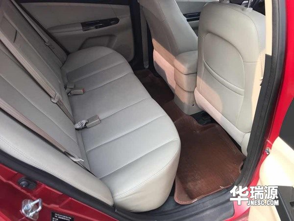 长安逸动,年青时髦,大方沉稳,非常受青年喜欢