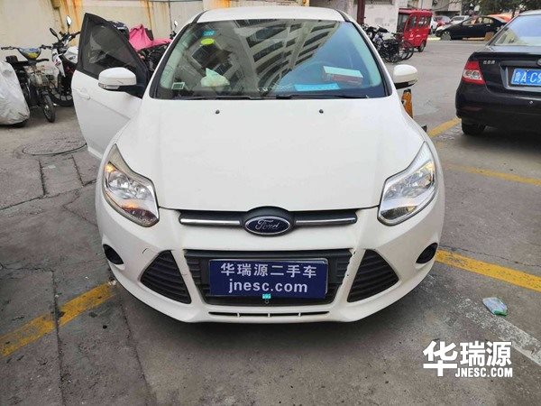 “小钢炮”福特福克斯,性能不输新车,仅售9万