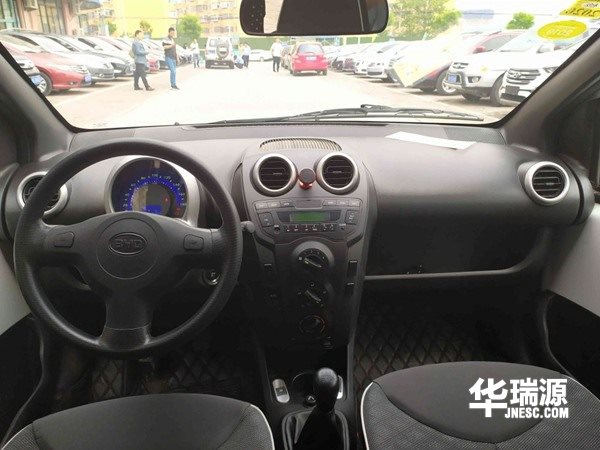 2万元二手车,比亚迪F0,经济省油,保值畅销代步小车