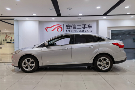 绵阳二手福特福克斯 2012款 三厢 1.6L 手动 风尚型