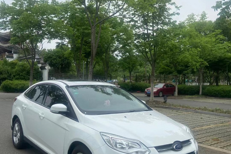 镇江二手福特福克斯 2012款 三厢 1.6L 自动 舒适型