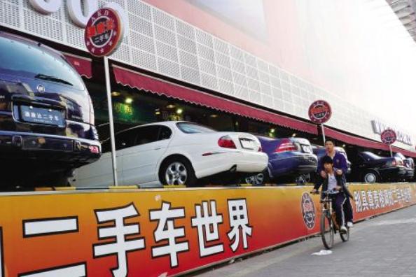 宁波二手车交易市场怪相,宝马5系6万依旧没人问津